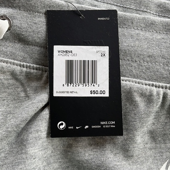 Nike Women Plus Capri Sweatpants Sportswear Jersey 2X Gray - Picture 2 of 5